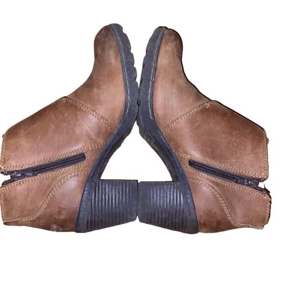 B.o.c Brown Leather Booties Size 7.5 - Picture 3 of 6